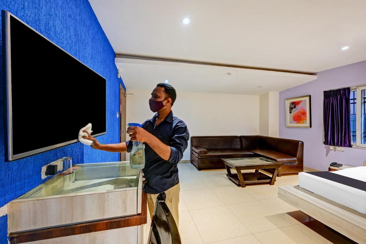 Townhouse Oak Pentagon Residency Hotel บูบันเนสชวาร์ ภายนอก รูปภาพ