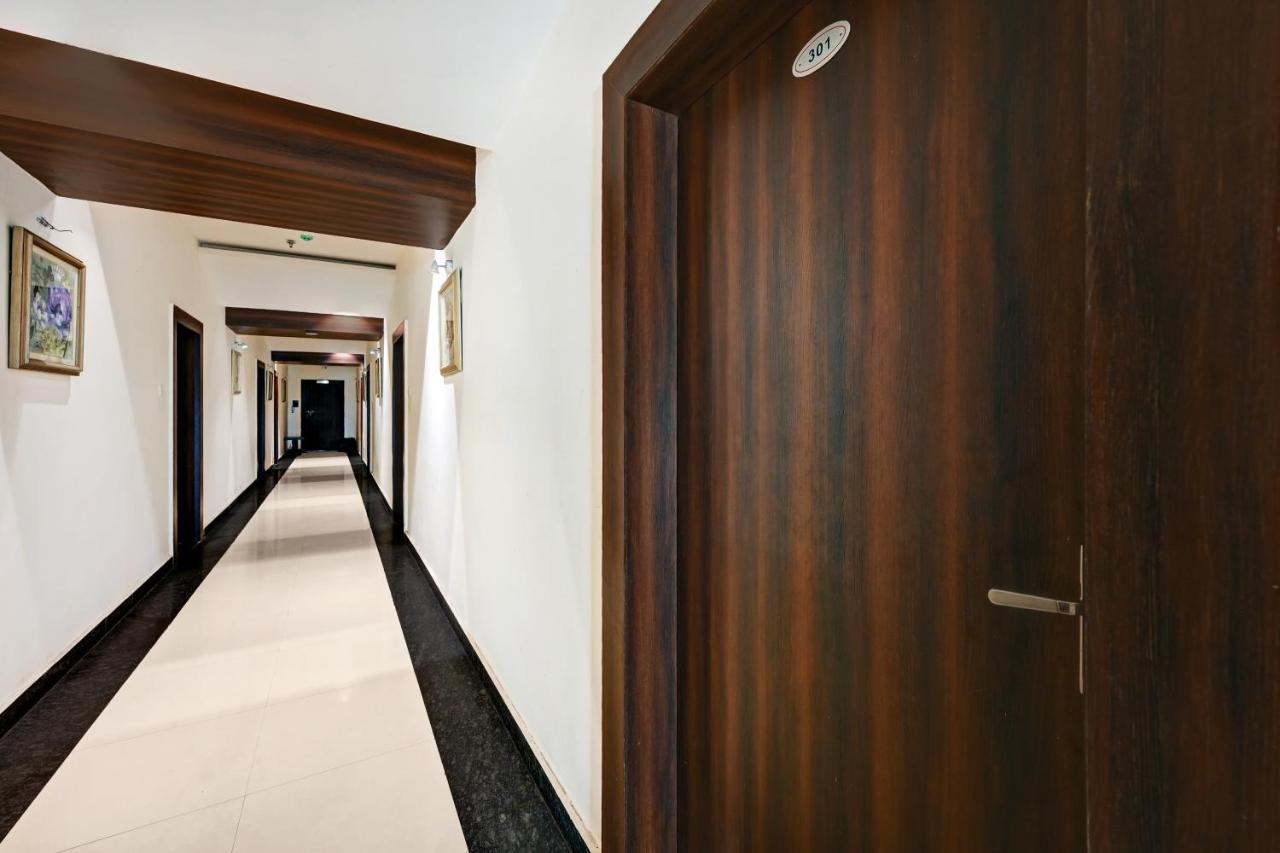 Townhouse Oak Pentagon Residency Hotel บูบันเนสชวาร์ ภายนอก รูปภาพ