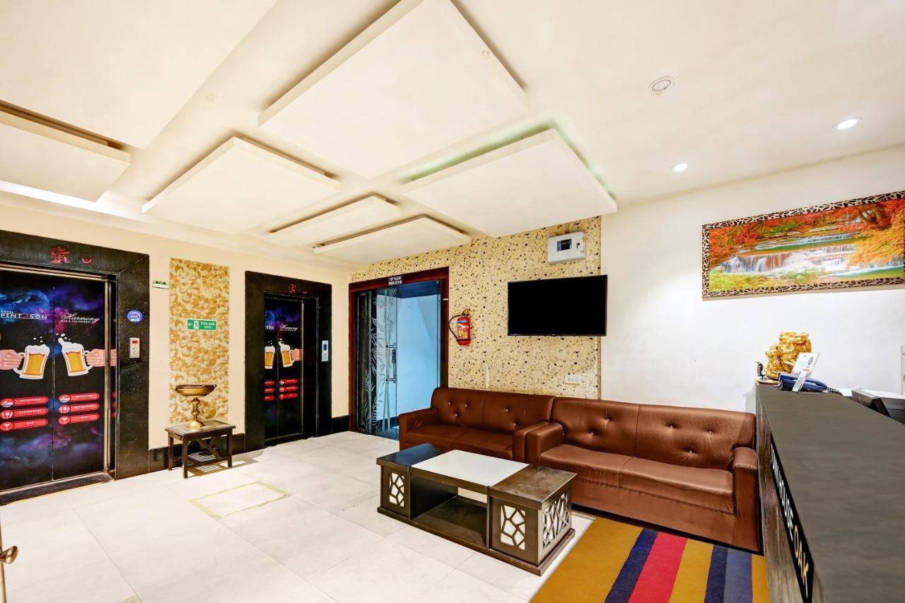 Townhouse Oak Pentagon Residency Hotel บูบันเนสชวาร์ ภายนอก รูปภาพ