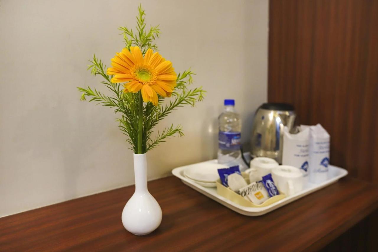 Townhouse Oak Pentagon Residency Hotel บูบันเนสชวาร์ ภายนอก รูปภาพ
